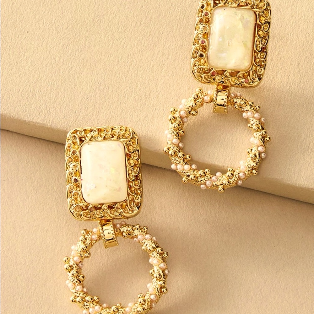 Textured square earrings